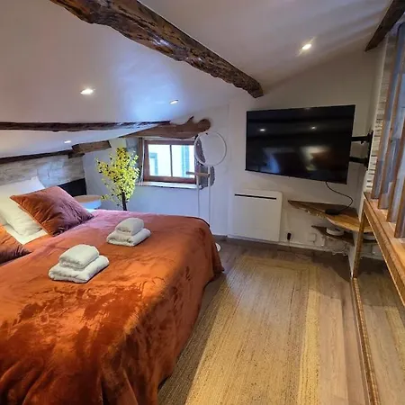 Apartment Loft Unique Romantique & Balneotherapie